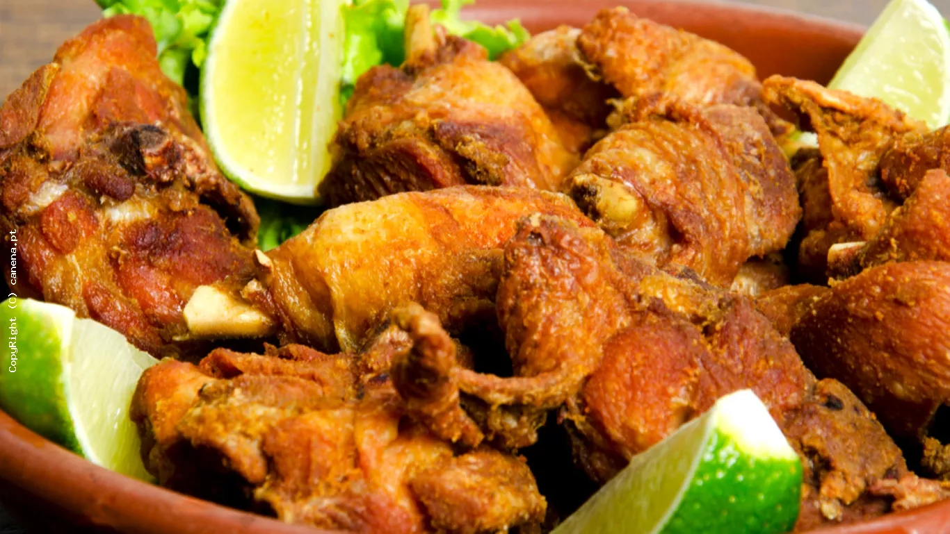 Frango à Passarinho