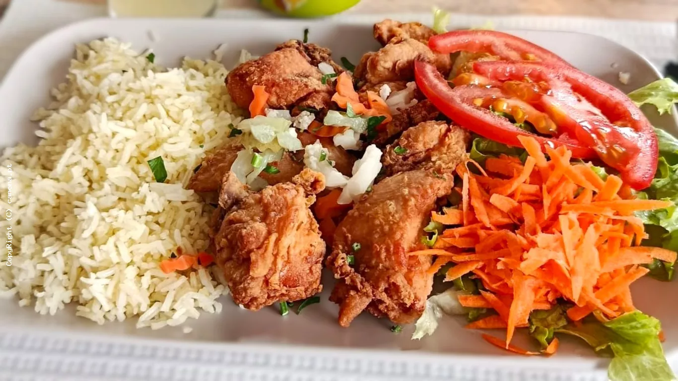 Frango &agrave; Passarinho